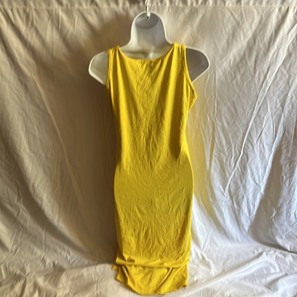 Yellow dress stretch - Picture 2 of 3